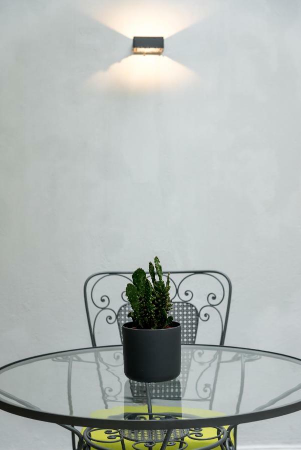 Central Cozy Studio With A Secret Garden Atene Esterno foto
